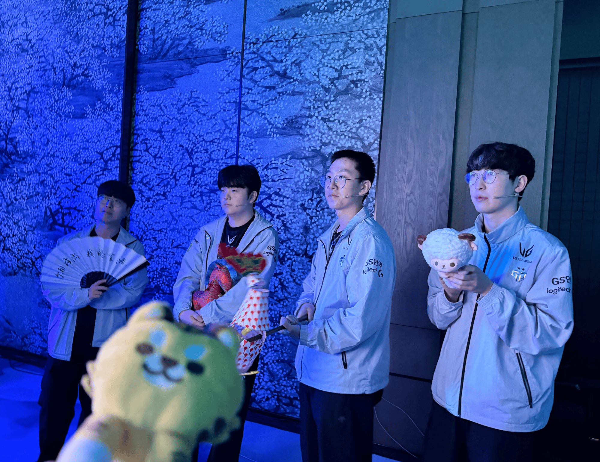 GEN活动返图：年末在濮院电竞节和粉丝度过了欢乐的时光👏