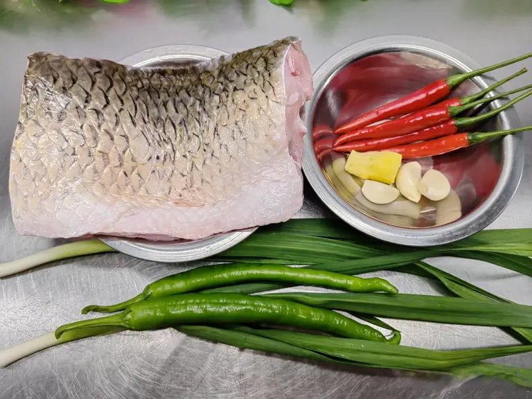 家常烧鱼这样做，鱼肉鲜嫩入味，一点不腥超下饭！