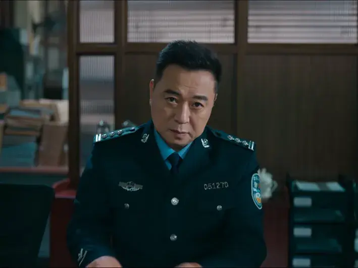 《罚罪2》：钟队不是内鬼!秦枫身边这2位同事才是危险人物