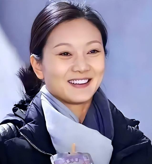 隐忍24年，陈婷为何突然卸下标签，活出最独立模样?