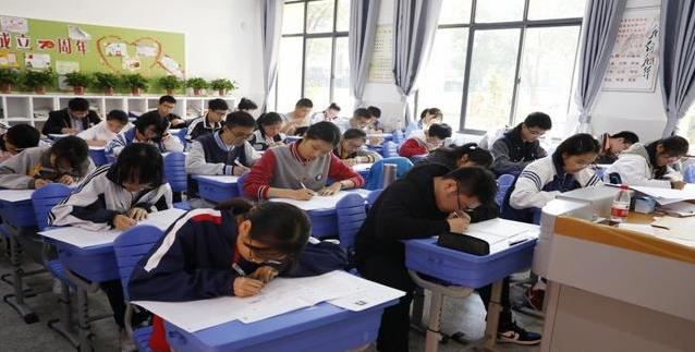 普通高中生逆袭考上重点大学，到底有多难？他们到底有多狠