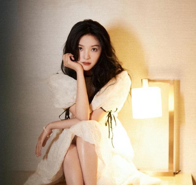 出道 9 年不敢休息，挣的钱全部用来填补家用，光鲜背后如此辛酸