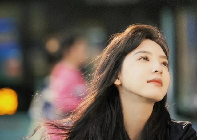 出道 9 年不敢休息，挣的钱全部用来填补家用，光鲜背后如此辛酸