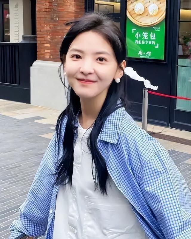 出道 9 年不敢休息，挣的钱全部用来填补家用，光鲜背后如此辛酸