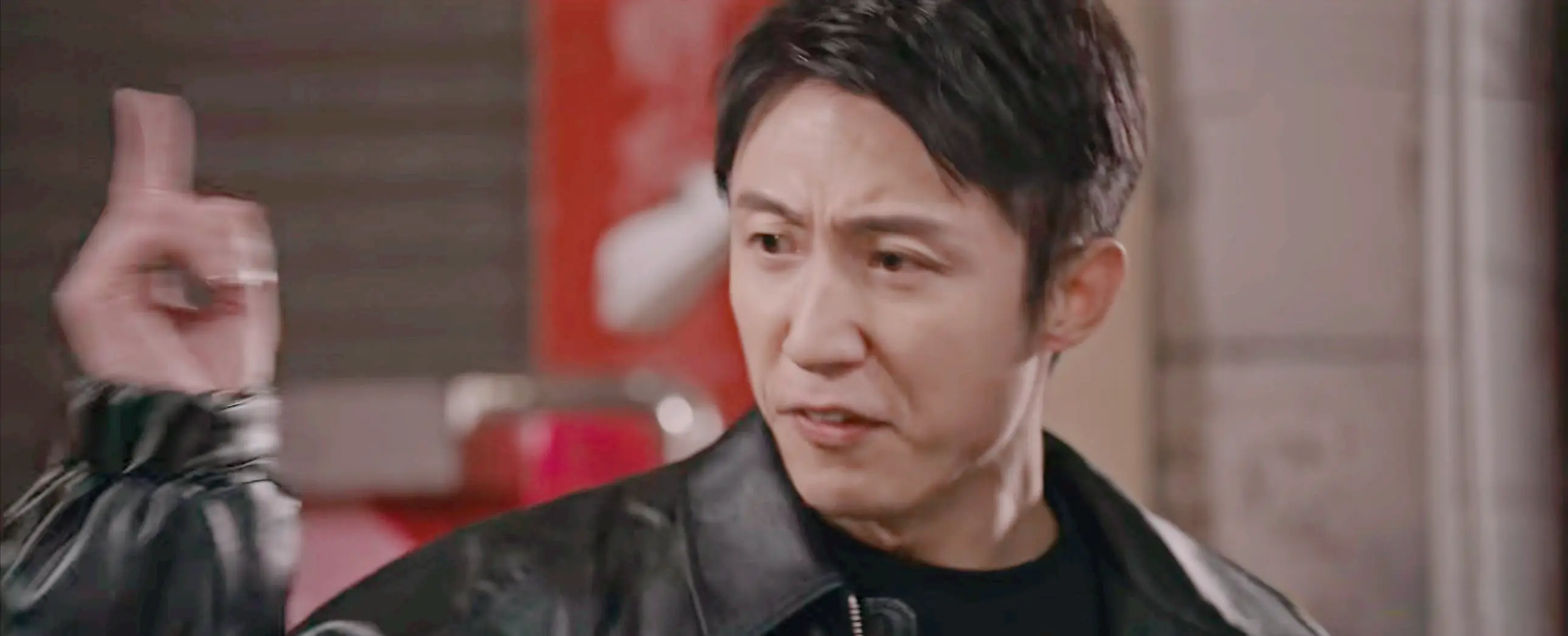 秦枫遭调职危机!《罚罪2》中彭局的命运悬于一线!