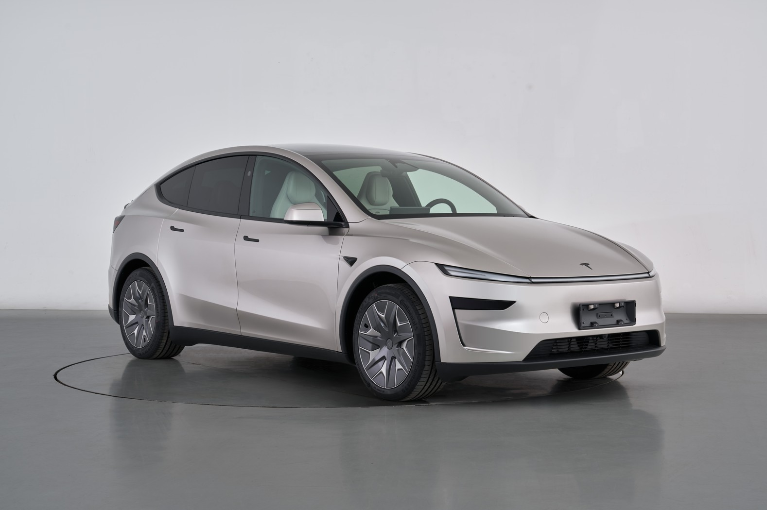 Model Y L首次推出“5年0息”购车方案，月薪多少适合分期买?