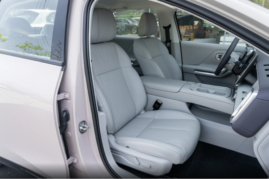 简评零跑B01：650km续航+宁德时代，标配8295芯片