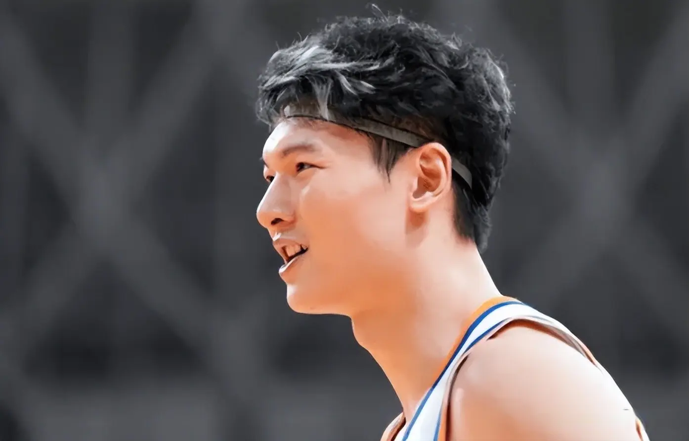 上海90-73青岛3喜1忧! 张镇麟防守太关键，弗格实在不行换了吧!