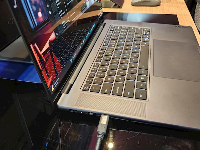 联想YOGA Pro 16 Aura AI元启版发布：3.2K双层OLED屏 亮度1000尼特