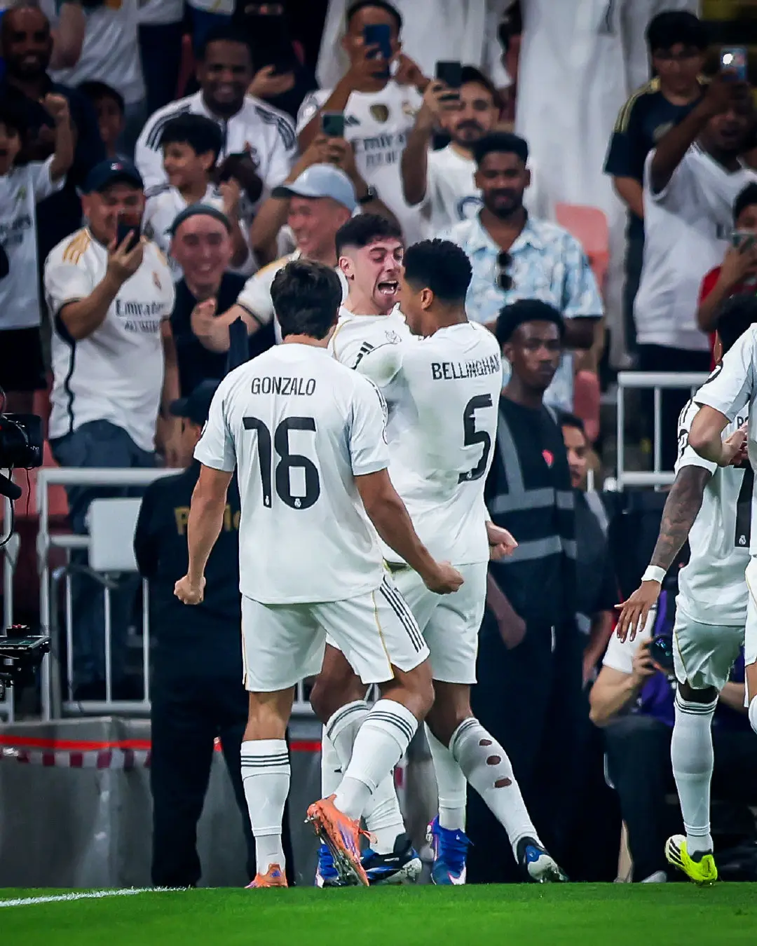 决赛出炉！一场2-1险胜，皇马顺利突围，会师巴萨，争西超杯冠军