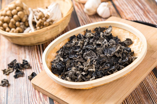 血管“清洁工”被找到！不是木耳，55岁后常吃血管变干净