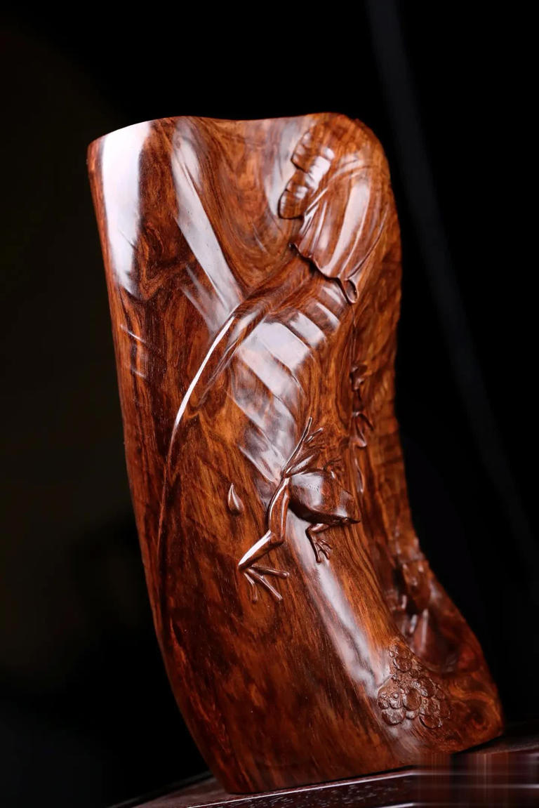 文房珍玩海南黄花梨笔筒，寓意呱呱来财