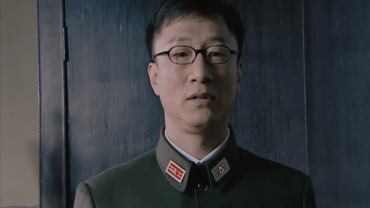 潜伏：难怪吴敬中喊余则成“兄弟”，你看他为什么要违规启用佛龛
