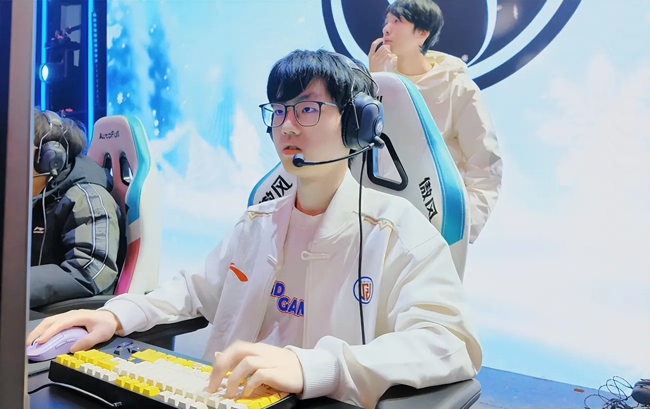 RNG不愧是合同之神，好友爆料：RNG不倒，圆神根本出不来