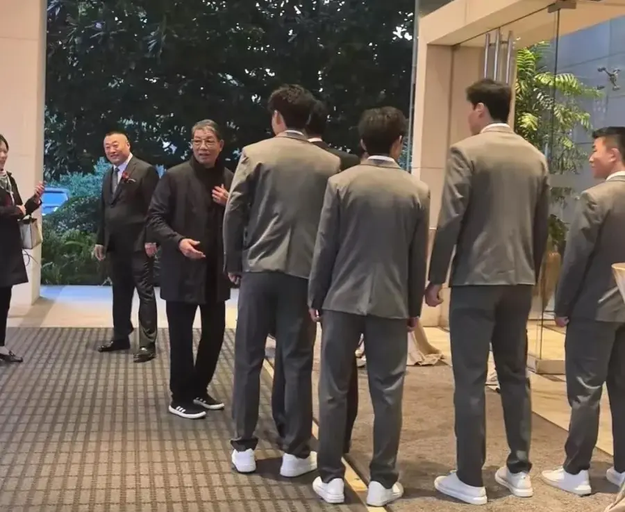 恭喜!他们结婚了!