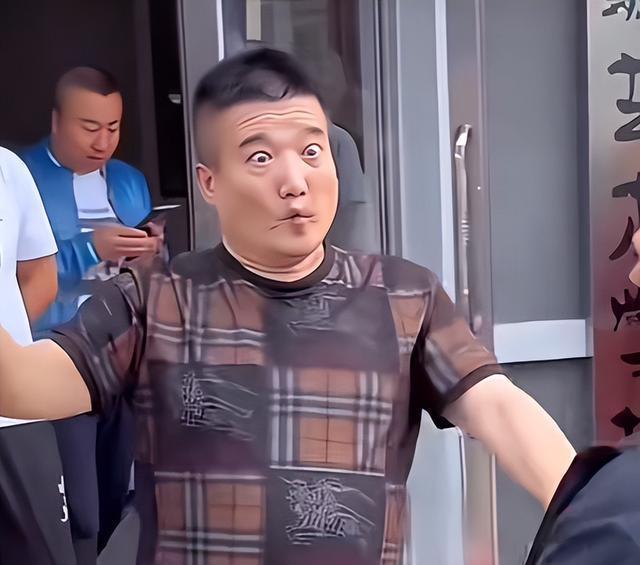 何庆魁儿子质问赵本山：给我爸海南的房子没过户，免费看房子呗？