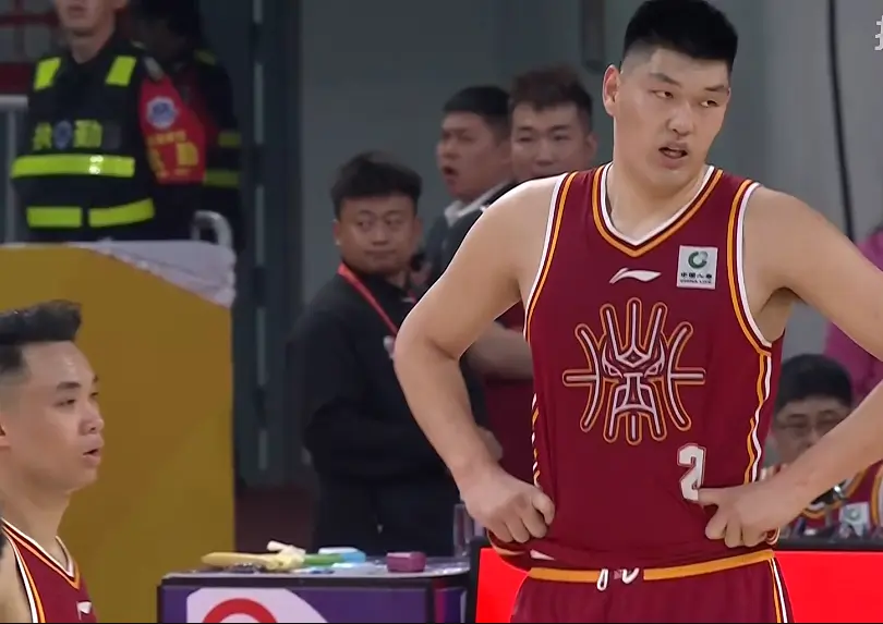 看了刘传兴的连续补篮，才知道中国男篮的问题到底出现在哪了