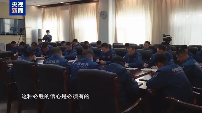 “玻璃确实是发生了撞击，已经裂透了”，央视披露：从发现裂纹到任务成功，我国首次应急发射都经历了什么