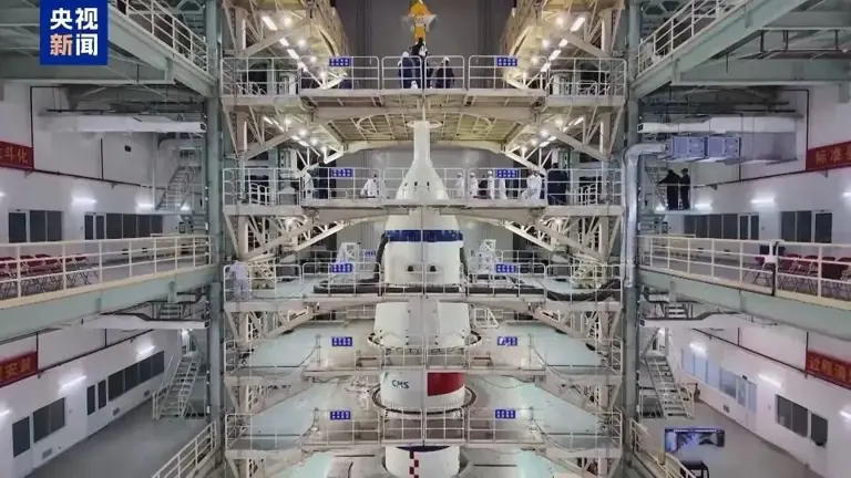 “玻璃确实是发生了撞击，已经裂透了”，央视披露：从发现裂纹到任务成功，我国首次应急发射都经历了什么