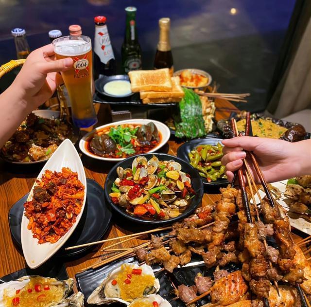 探究：睡前吃宵夜与饿肚子睡觉，哪个更不利健康?