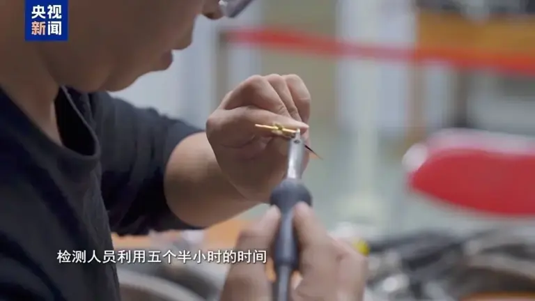 “玻璃确实是发生了撞击，已经裂透了”，央视披露：从发现裂纹到任务成功，我国首次应急发射都经历了什么