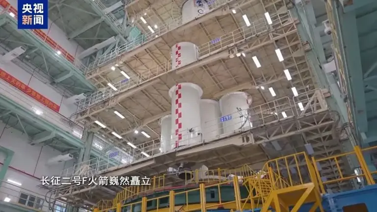 “玻璃确实是发生了撞击，已经裂透了”，央视披露：从发现裂纹到任务成功，我国首次应急发射都经历了什么