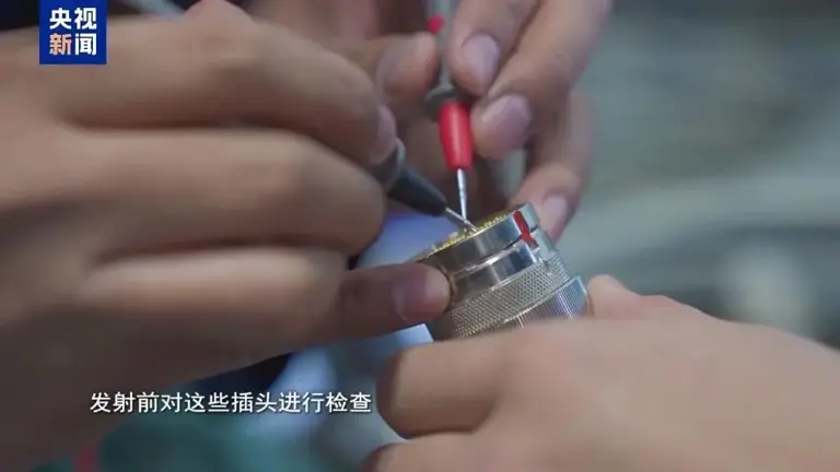 “玻璃确实是发生了撞击，已经裂透了”，央视披露：从发现裂纹到任务成功，我国首次应急发射都经历了什么