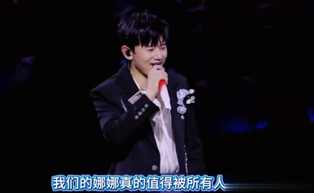 张杰谢娜同台跨年翻车，18年老粉脱粉，维嘉何炅为谢娜不值