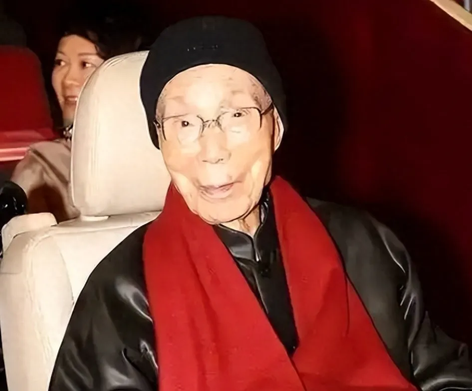 ���ݷ�90����飬107��ȥ��������238���Ų����ĸ���Ů���̳�Ҳ������ ����� 2014��������һλ�������˵���������ý���������˲�С������ 107����䣬ȥ��ʱ����238�ڸ۱ң����������֣������κκ��ţ��������ֵܷ�Ŀ������˺�ѵĿ�