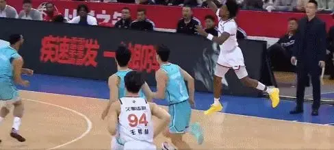 离开辽宁人气暴跌?张镇麟无缘首周全明星首发 南区总得票跌出前六