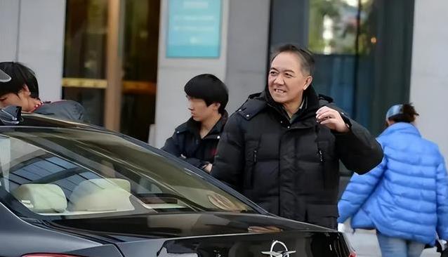 67岁李幼斌身家千万，却为何在父母面前痛到说不出话?