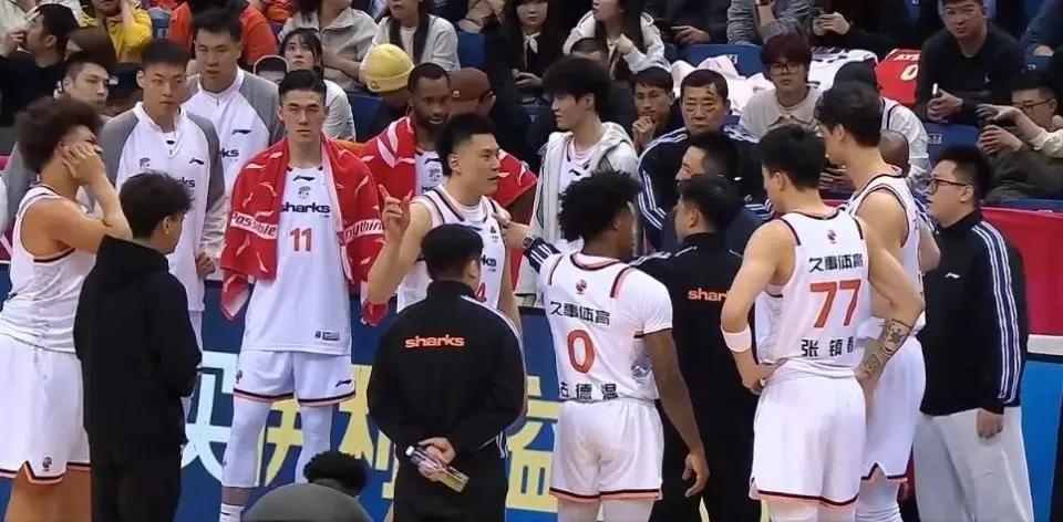 离开辽宁人气暴跌?张镇麟无缘首周全明星首发 南区总得票跌出前六