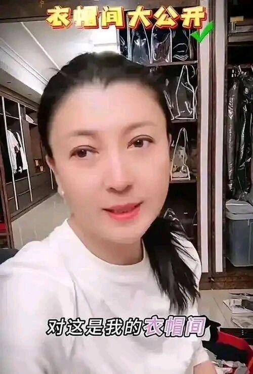 闫学晶母子接连道歉，赵本山当年的忠告果然应验了！不仅忘本还忘恩？