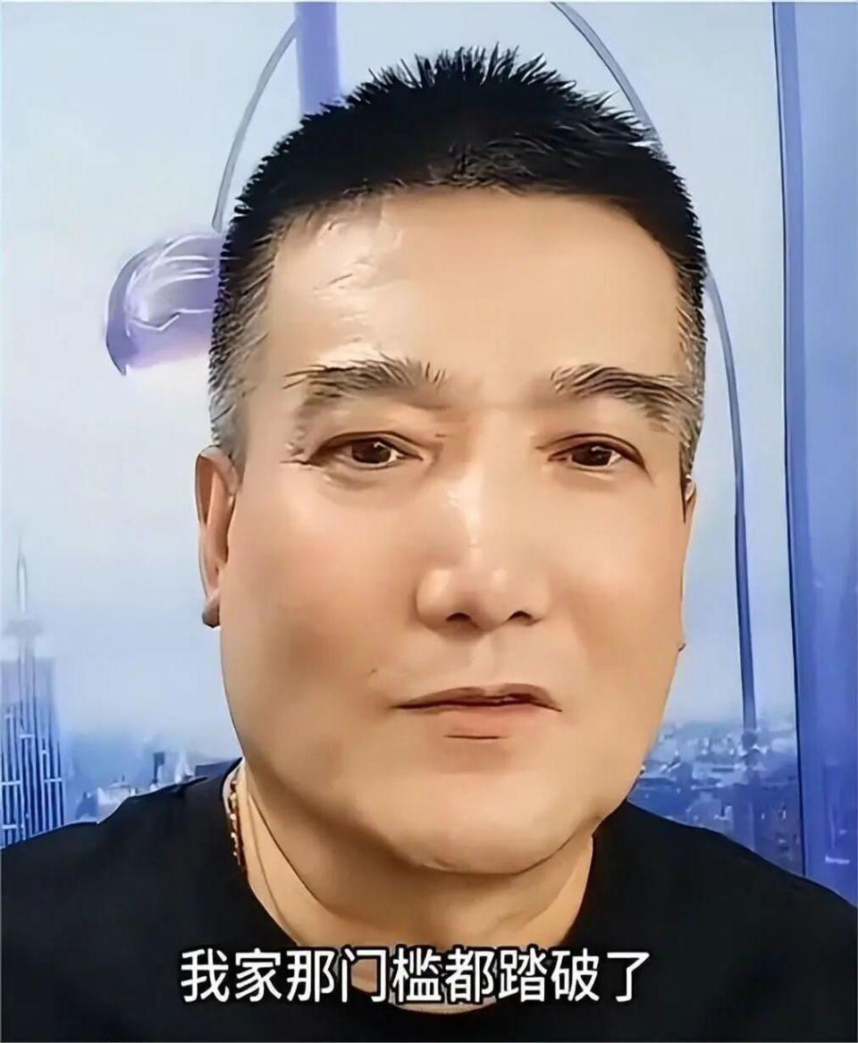 闫学晶母子接连道歉，赵本山当年的忠告果然应验了！不仅忘本还忘恩？