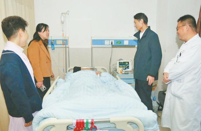 市二院俩月治愈新疆老人四年顽疾
