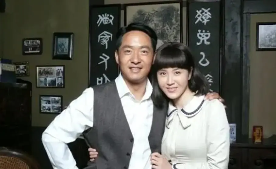 央视又一谍战剧开播成黑马，全员都是实力派，熬夜追不过瘾