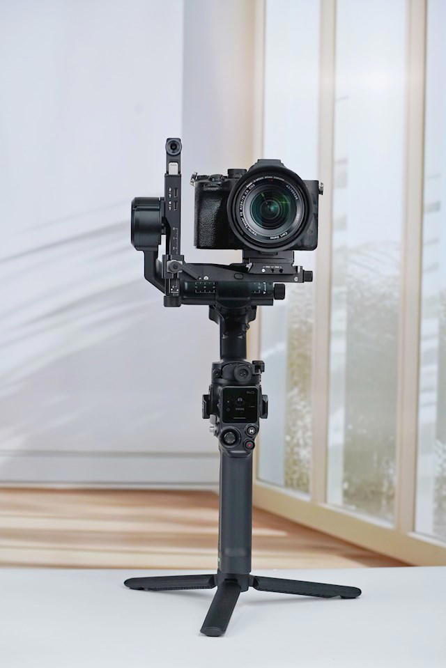新一代相机增稳利器! 大疆DJI RS 5手持云台稳定器图赏