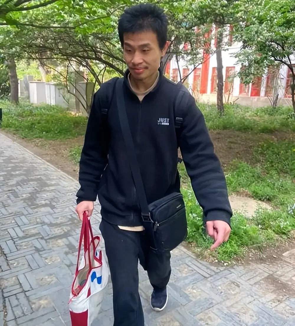 ��ý������33��Τ���������컨�壬�����������ѧ��Ȧ����Ĭ����