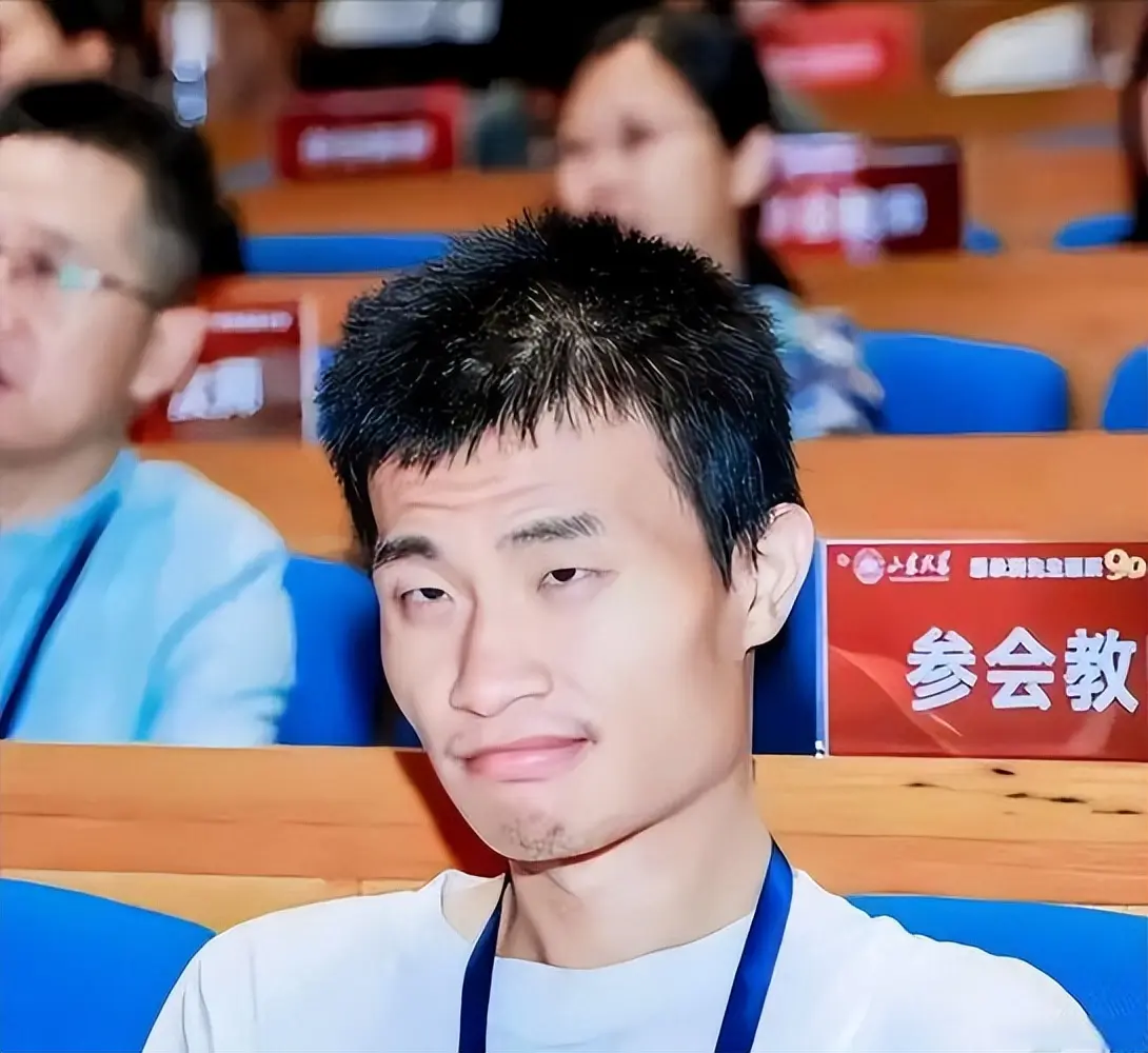 ��ý������33��Τ���������컨�壬�����������ѧ��Ȧ����Ĭ����