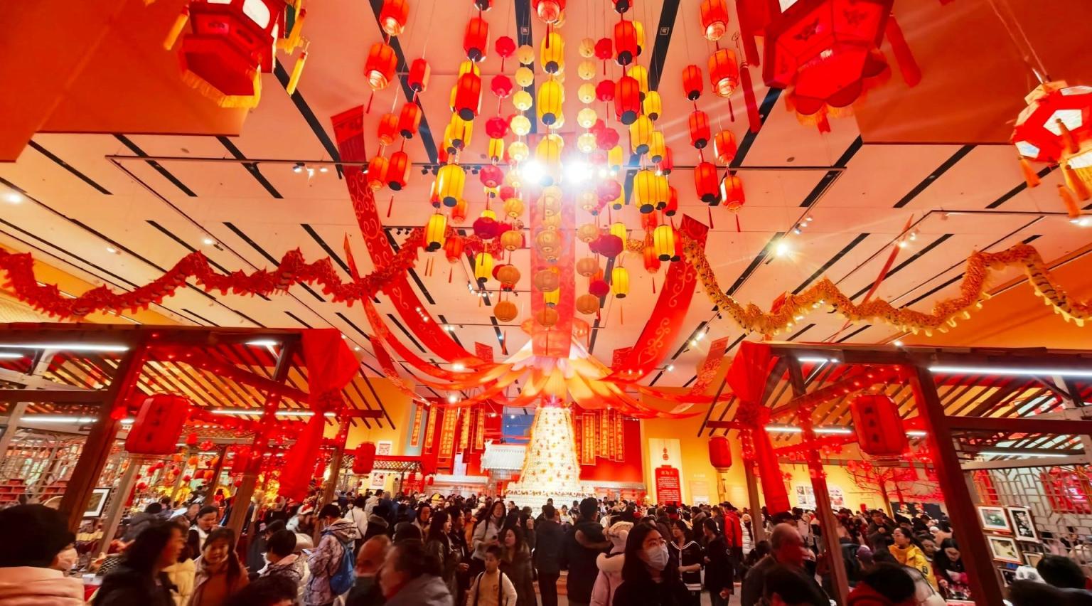 感受年俗、年礼、年味儿，《过年》主题展亮相中国工艺美术馆