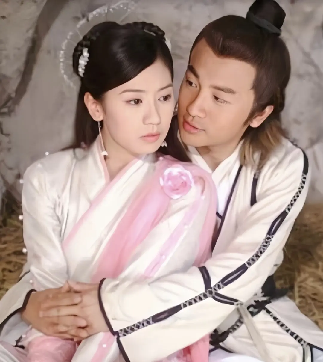 倚天后续：张无忌儿子爱上周芷若，张无忌女儿被陈友谅强行迎娶