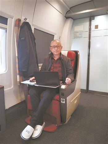刘醒龙：生命是劳动与仁慈