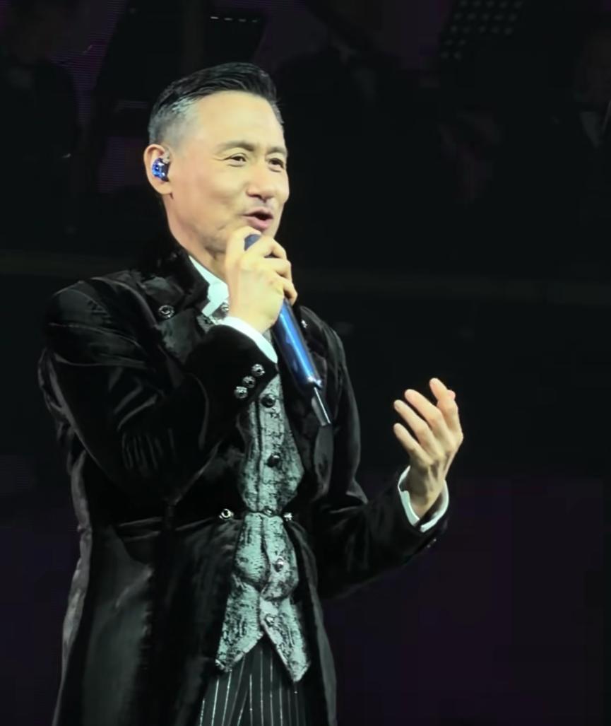 64岁张学友罕见谈两个女儿：要不是她们，我根本不会讲英文