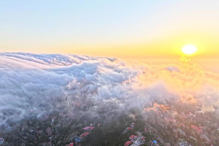 江西庐山：夕阳映红云瀑 蓝调时刻风光旖旎