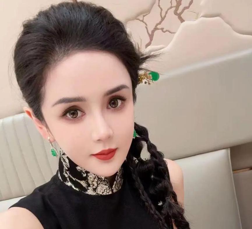 知名网红给李亚鹏捐款500万，事后却取消带货，直言不想接这份流量