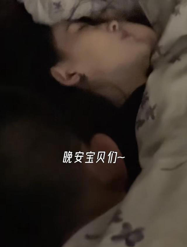 森林北周末独自带娃，9岁女儿自己铺床，儿子帮妈妈煮玉米很懂事