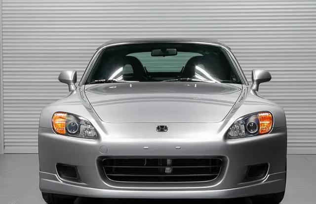 最后的高转之歌——本田 S2000，把九千转写进情怀的敞篷跑车
