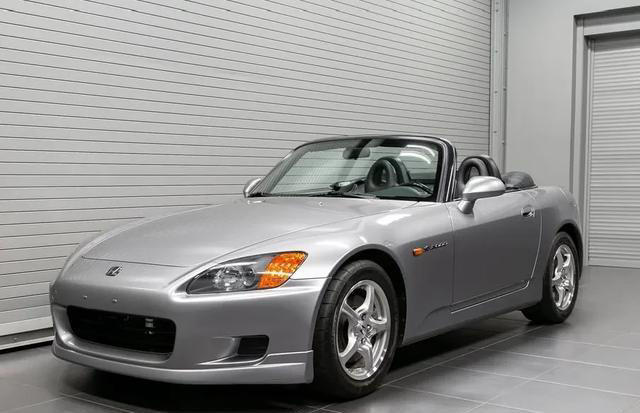 最后的高转之歌——本田 S2000，把九千转写进情怀的敞篷跑车