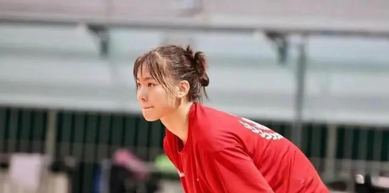 上海女排虽赢球但老将下滑新人无机会! 庄心如杨玛伊婷不如回云南