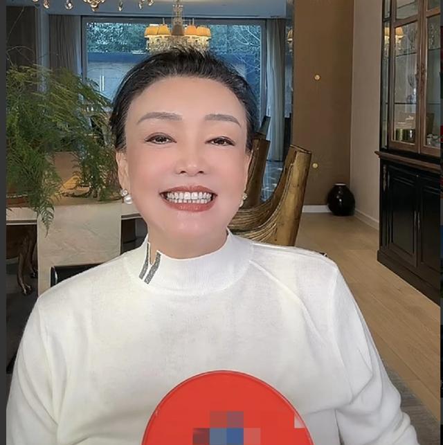 张兰终于开播了，被问喜欢男孩还是女孩？她回答既中肯又显情商